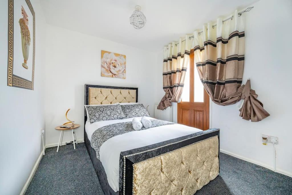 *C.Sani* Setup For Your Most Relaxed & Amazing Stay + Free Parking + Free Fast Wifi * Leeds  Kültér fotó