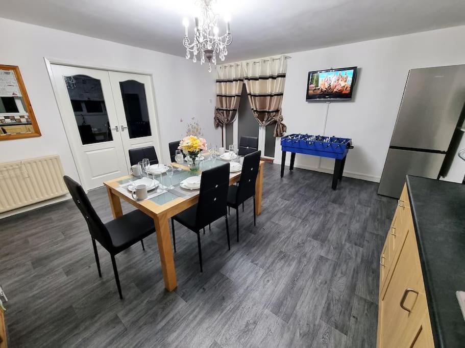 *C.Sani* Setup For Your Most Relaxed & Amazing Stay + Free Parking + Free Fast Wifi * Leeds  Kültér fotó