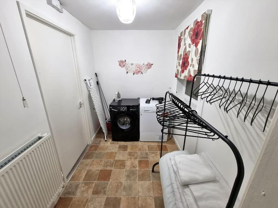 *C.Sani* Setup For Your Most Relaxed & Amazing Stay + Free Parking + Free Fast Wifi * Leeds  Kültér fotó